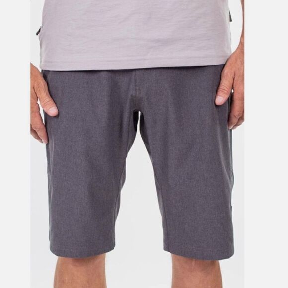 ADJUSTABLE WAIST CLUB RIDE APPAREL SIZE MEDIUM 11” SHORTS - Picture 1 of 14